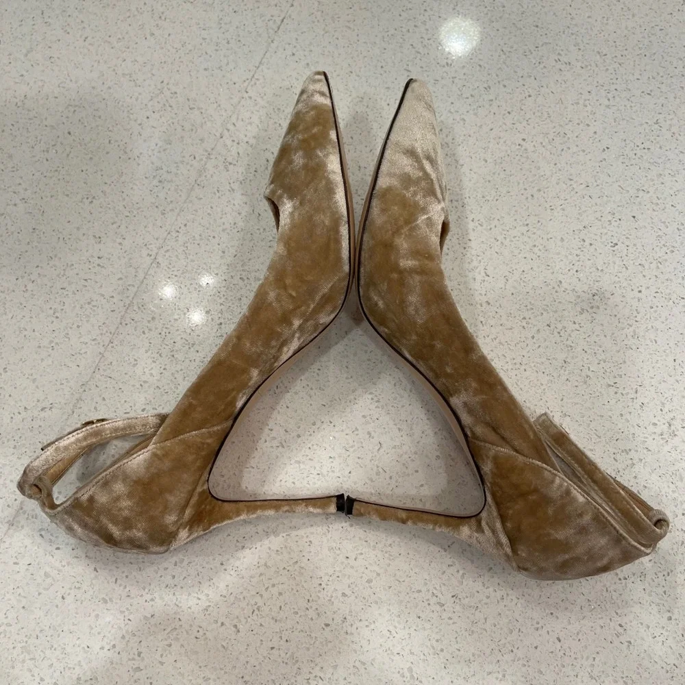 MARION PARKE Muse Pumps Velvet Ankle Strap‎ Pointed Toe Heels Size 40 Champagne
